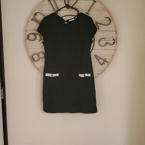 🏝 Black dress, cap sleeves & faux front pockets🏝